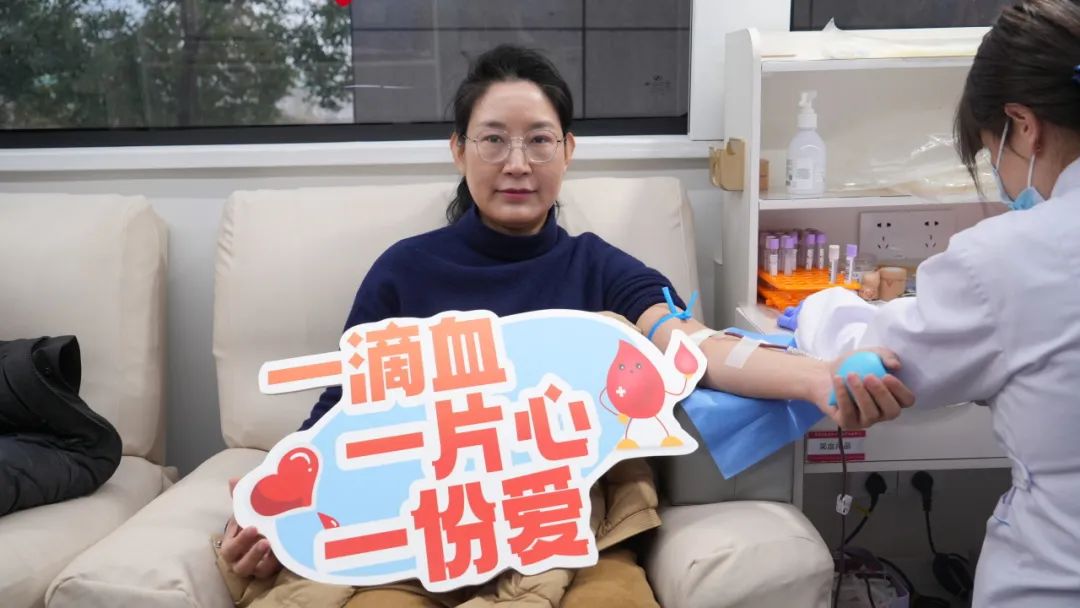 长沙江湾妇产医院开展「先锋引领 热血同行」主题党日活动