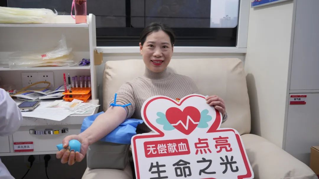 长沙江湾妇产医院开展「先锋引领 热血同行」主题党日活动