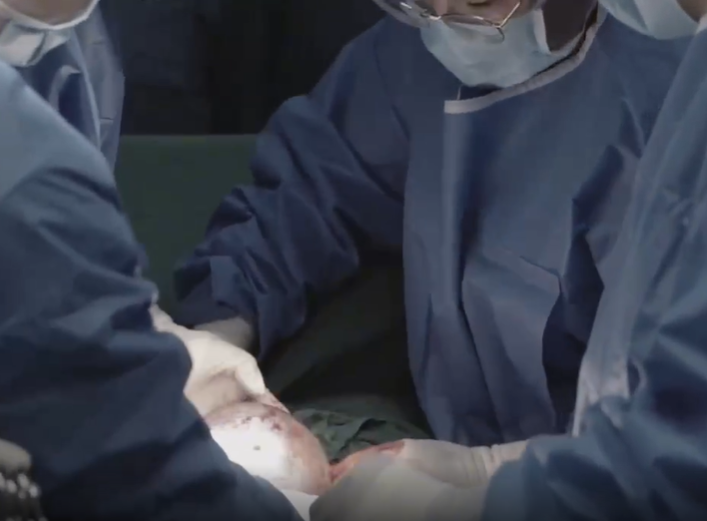 8 年 5 次剖宫产生 6 娃,刚顺利诞下「哪吒宝宝」