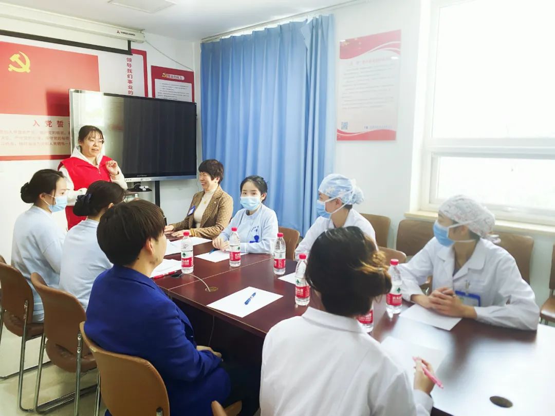 红色经典与现代创新的融合:北京华厦民众眼科医院党建活动新实践