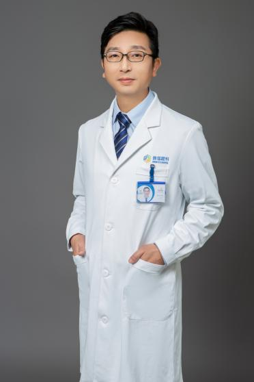 以匠心，守初心：武汉普瑞眼科医院程旭康院长的逐光征程