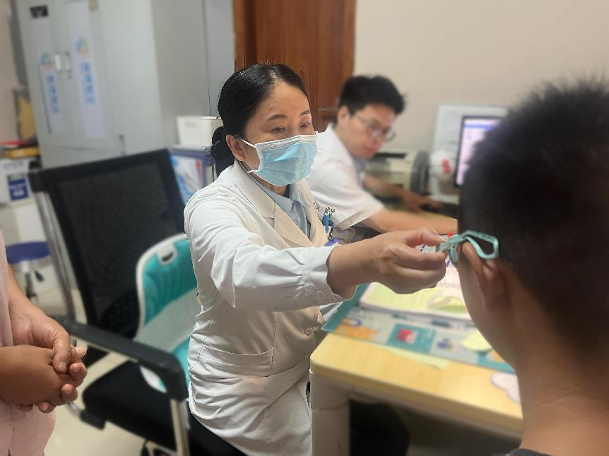 戴眼镜会让近视度数加深?武汉普瑞眼科林珊提醒你近视防控误区