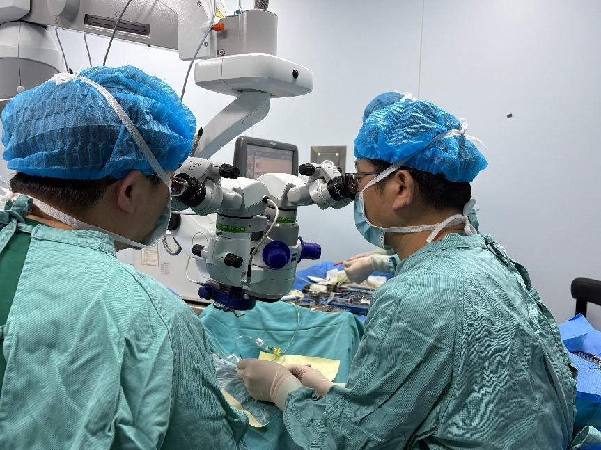 白内障晶体越贵越好吗？武汉普瑞眼科程旭康全面介绍晶体的区别