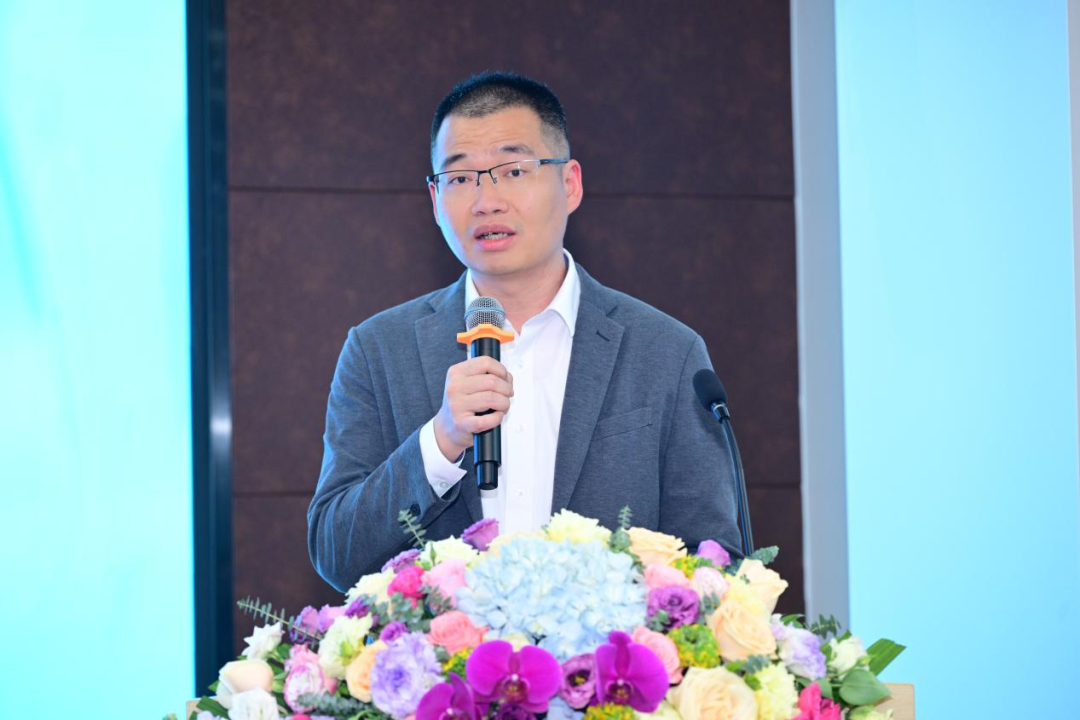 华厦眼科牵手 DeepSeek：按下眼科医疗智能化转型「快进键」