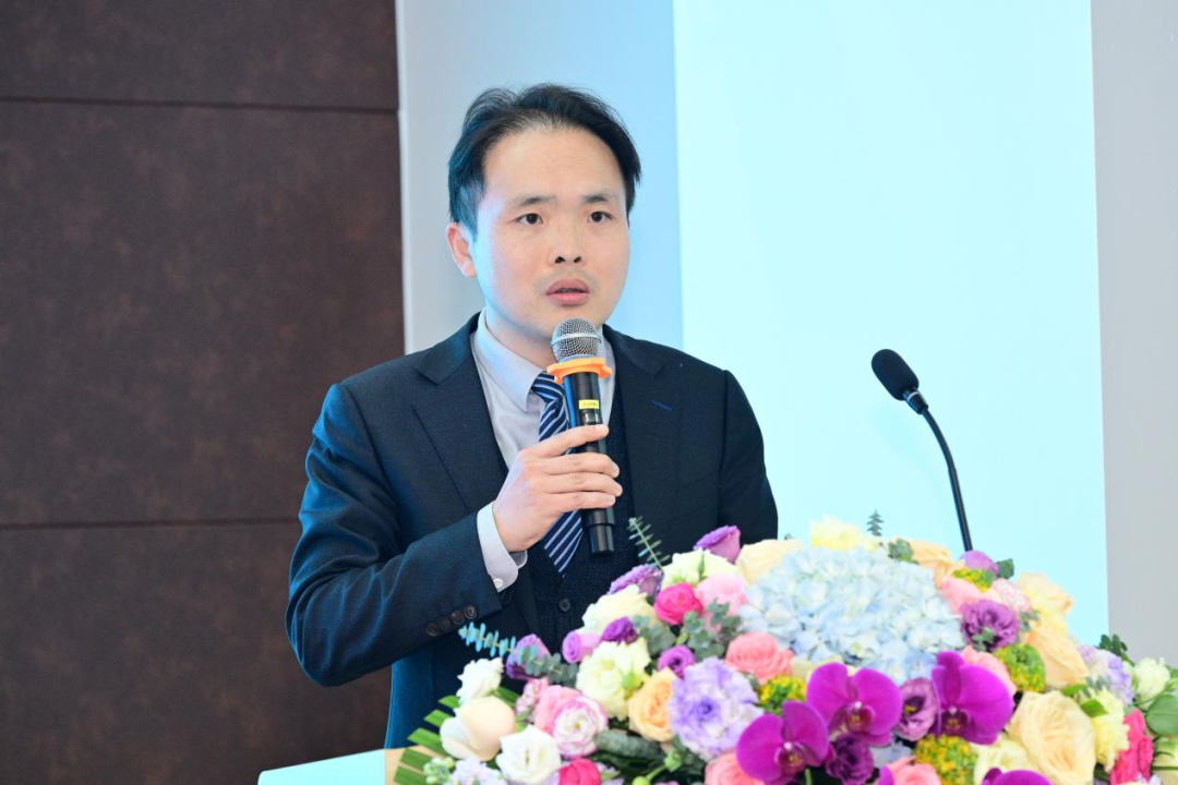 华厦眼科牵手 DeepSeek：按下眼科医疗智能化转型「快进键」