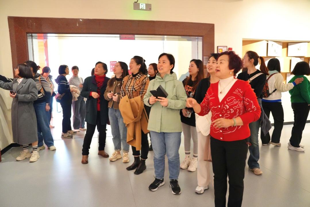 重庆松山医院护理团队赴红岩革命纪念馆开展红色主题团建活动