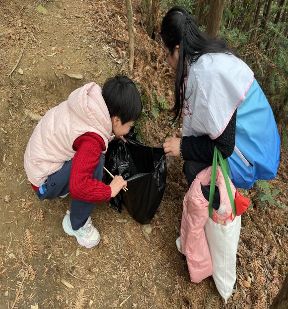 南昌大学二附院青云谱院区组织开展「学雷锋清山行」活动