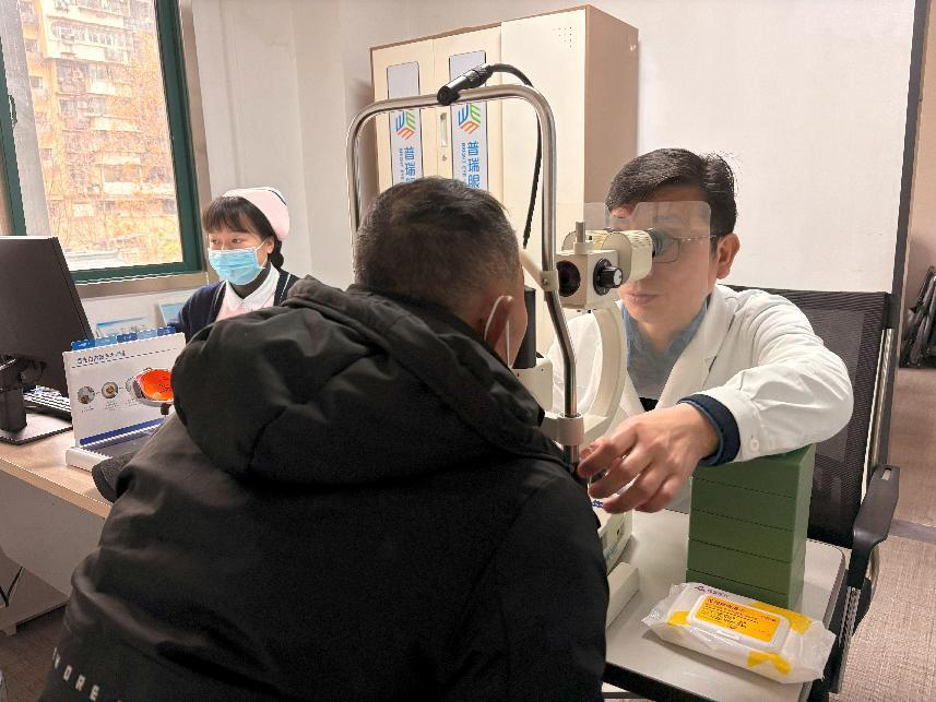 视力下降到多少能做白内障手术？武汉普瑞眼科程旭康介绍手术时机