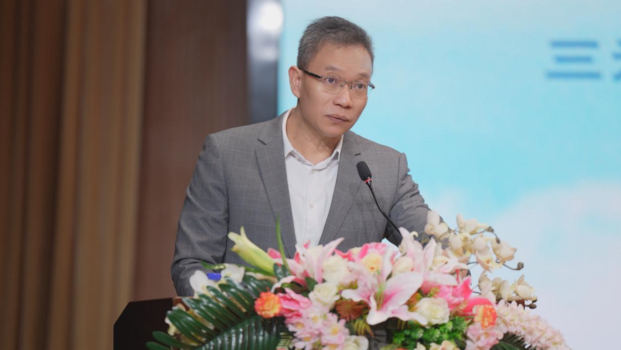 第 10 个全国近视防控宣传教育月盛大启动,华厦眼科院士专家助力科普宣讲