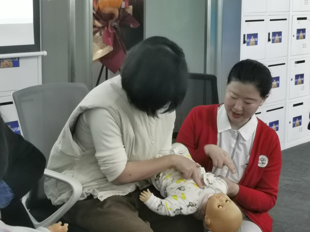 重庆松山医院走进中美大会人寿，成功开展急救培训活动