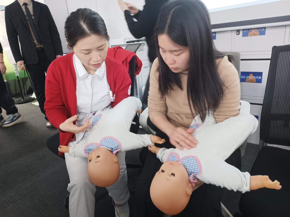 重庆松山医院走进中美大会人寿，成功开展急救培训活动