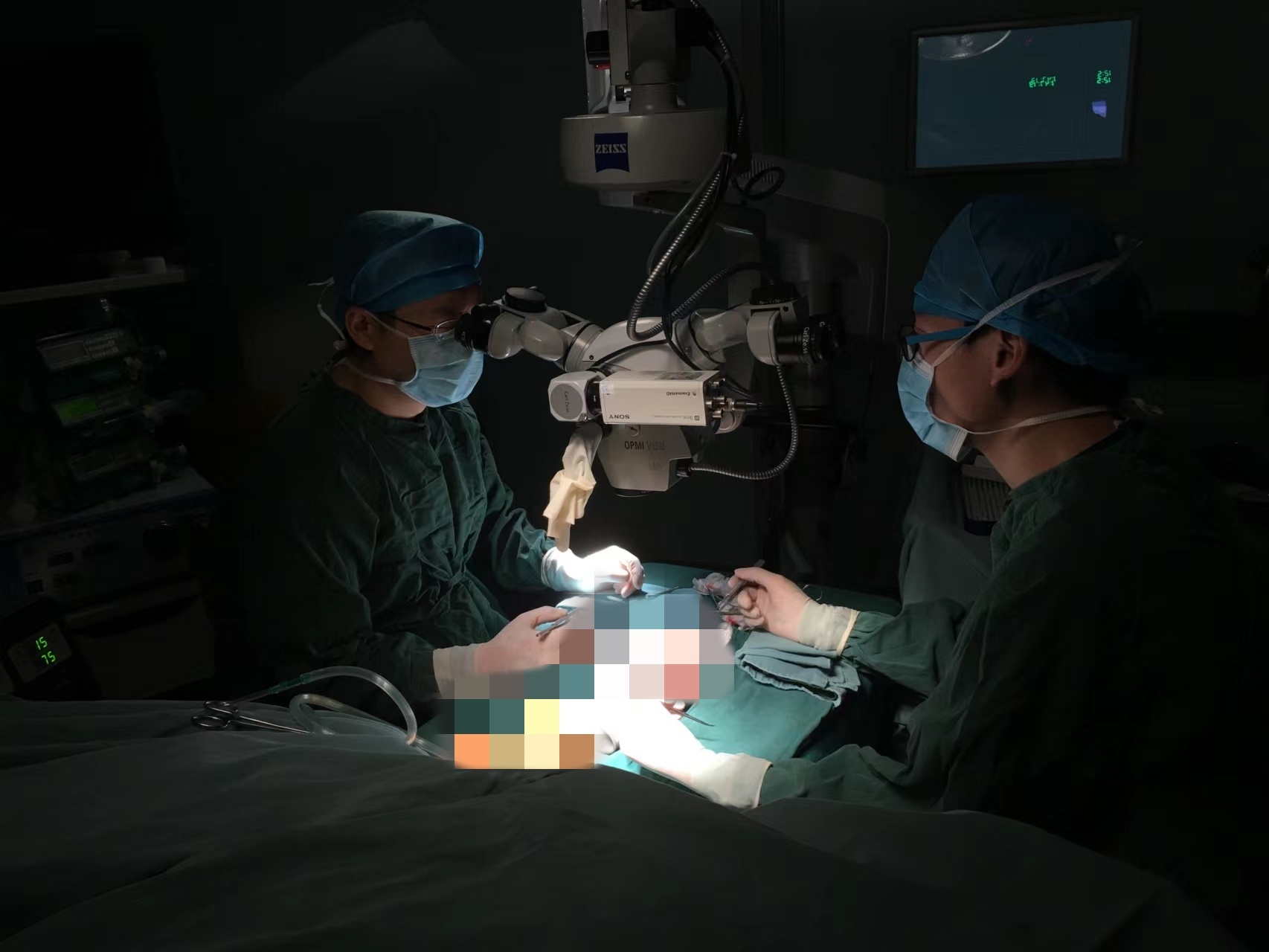 壮劳力手臂骨折不愈工作难,骨科专家复合杂交手术来「救场」