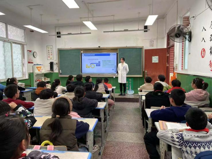 医心为民·聚光前行 中共武汉普瑞眼科医院支部委员会践行党建担当