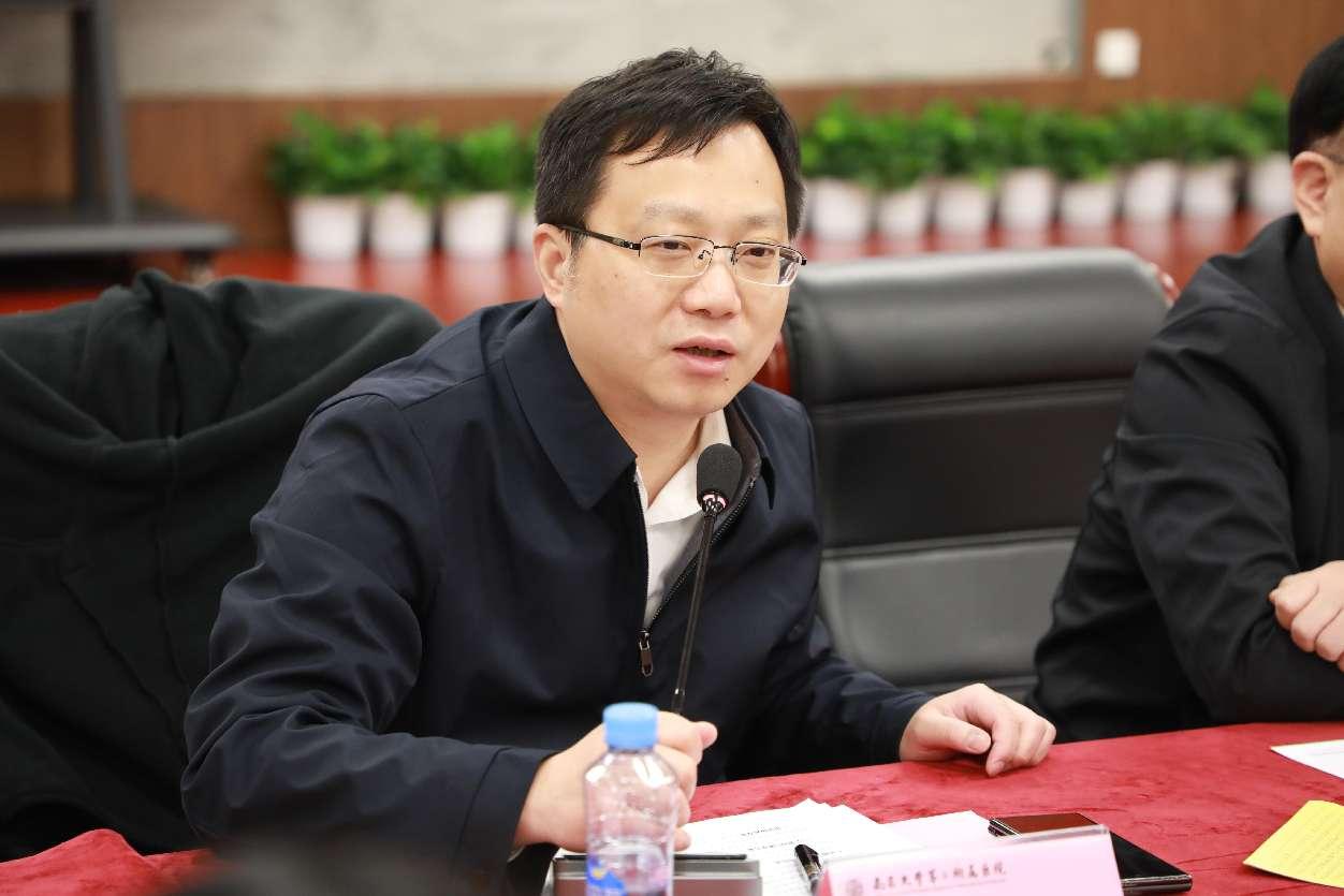 南昌大学二附院召开「致敬百年二附」青年座谈会