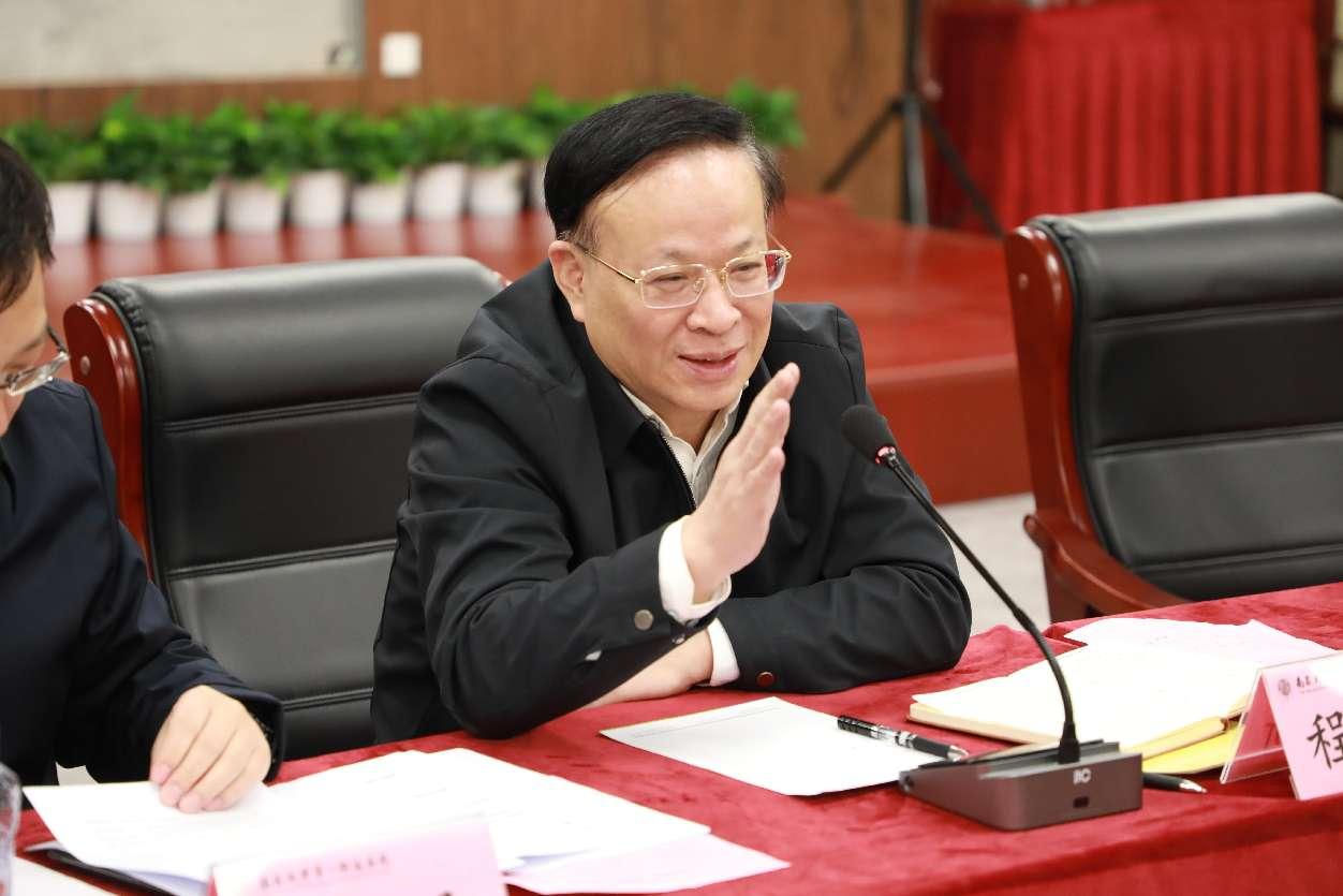 南昌大学二附院召开「致敬百年二附」青年座谈会