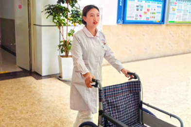 「那个姑娘真是太好了！」