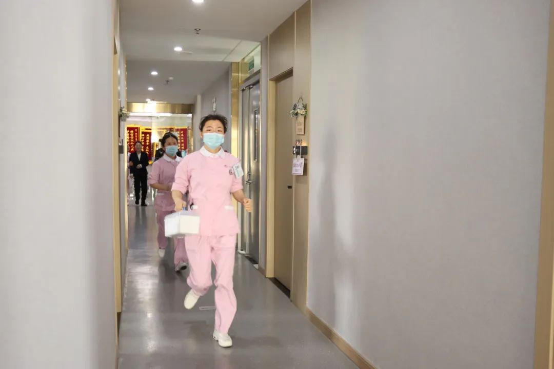 筑牢生命防线 江湾月子中心进行新生儿窒息复苏应急演练