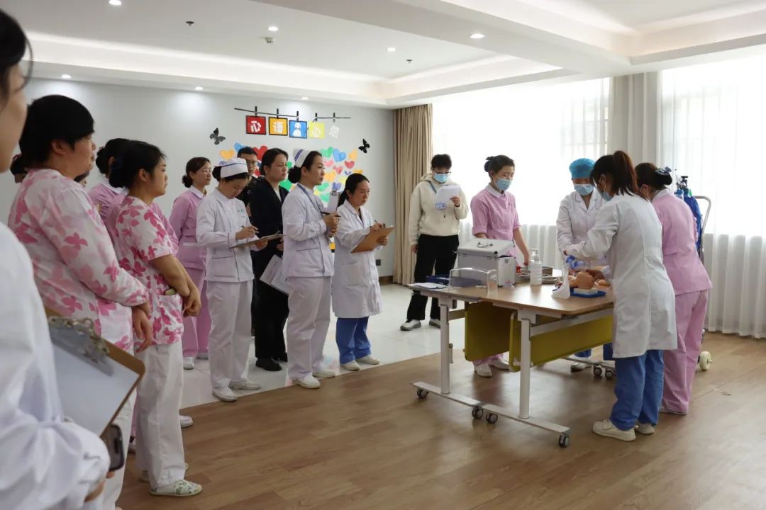 筑牢生命防线 江湾月子中心进行新生儿窒息复苏应急演练