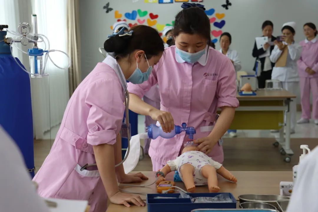 筑牢生命防线 江湾月子中心进行新生儿窒息复苏应急演练