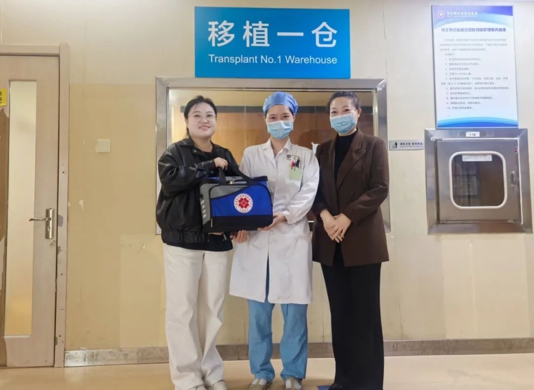 75 岁古稀与 5 岁垂髫的生命等高线：非血缘供者谱就跨代际的人间至暖