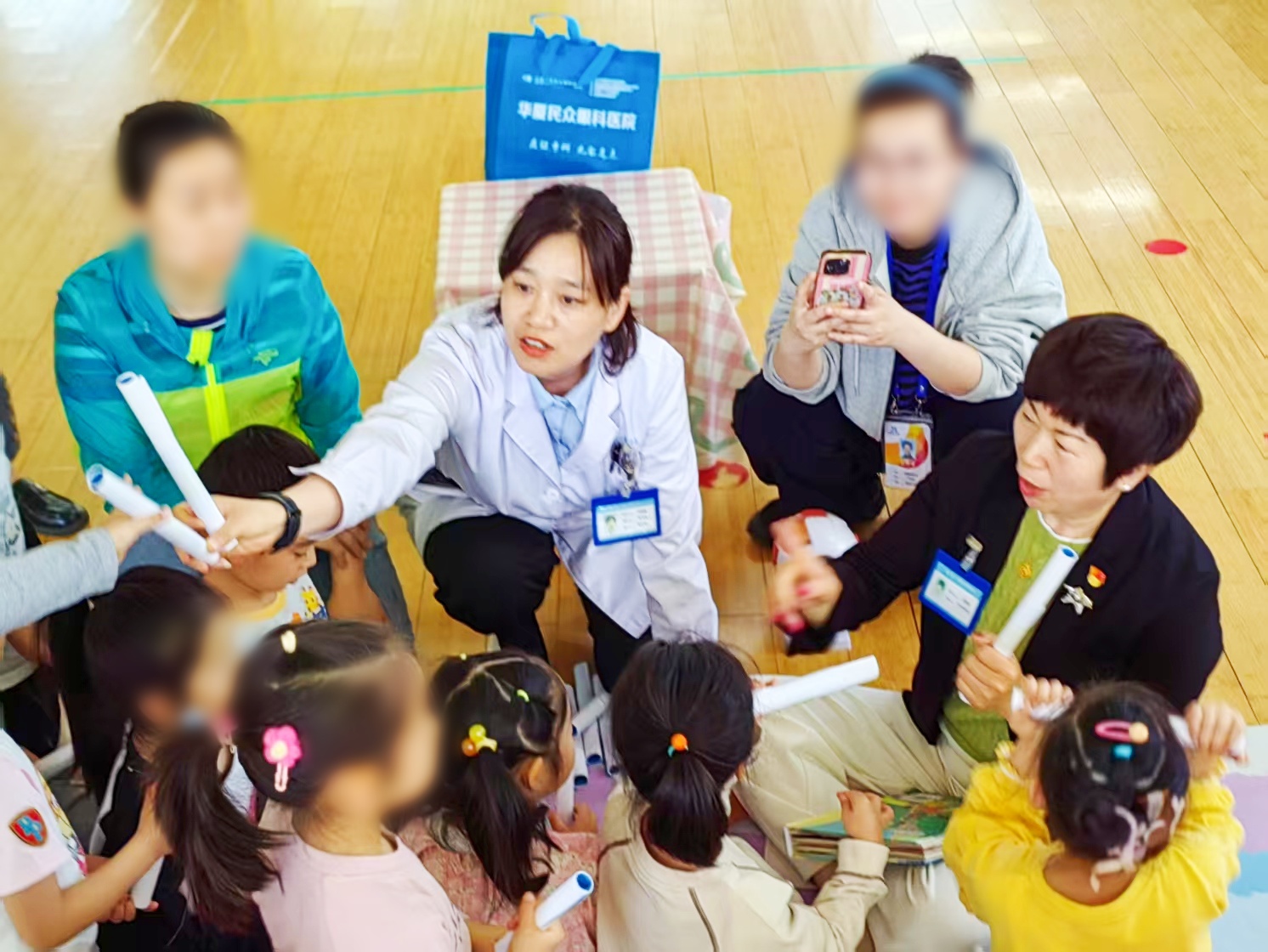 世界读书日｜北京华厦民众眼科医院受邀走进幼儿园，让爱眼护眼与书香同行