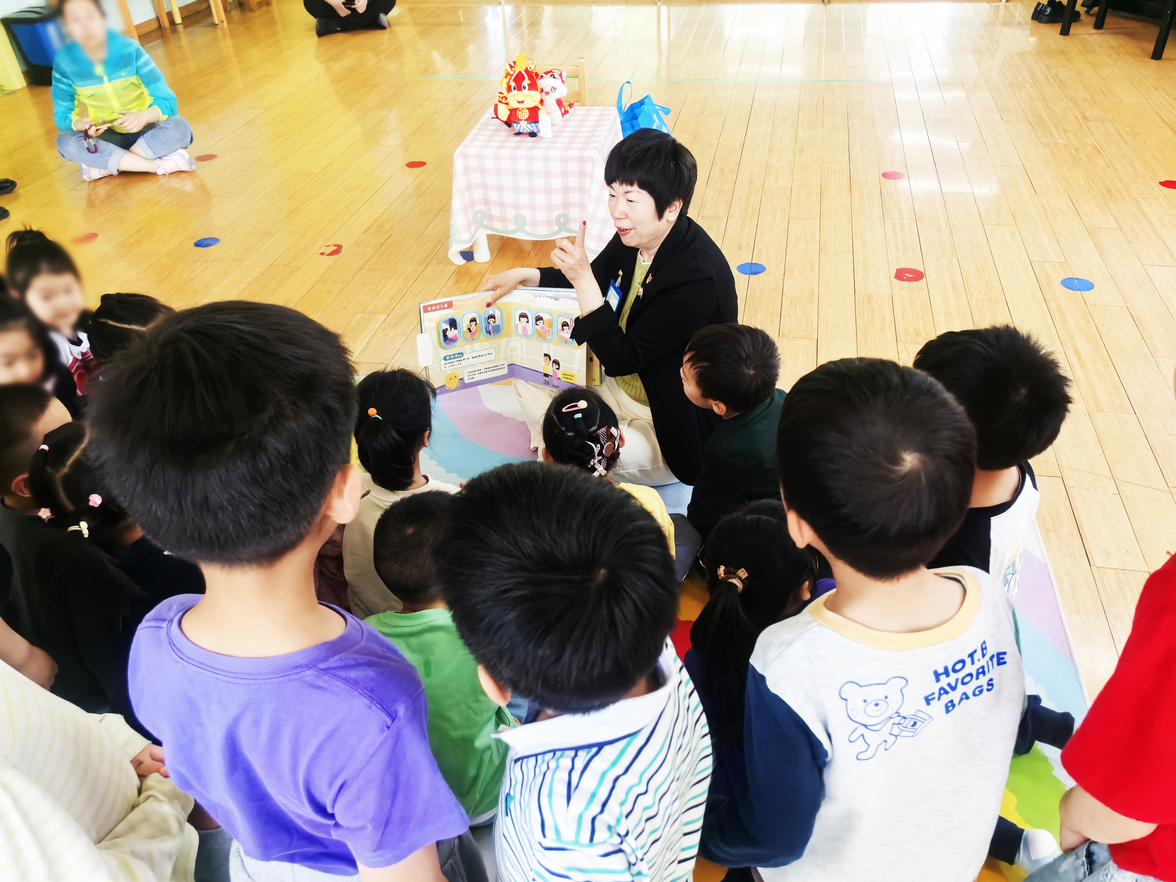 世界读书日｜北京华厦民众眼科医院受邀走进幼儿园，让爱眼护眼与书香同行