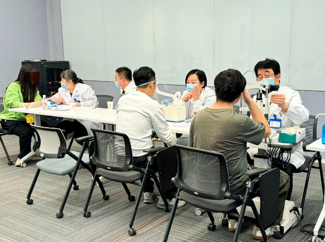 北京华厦民众眼科医院公益赋能，守护互联网职场眼健康