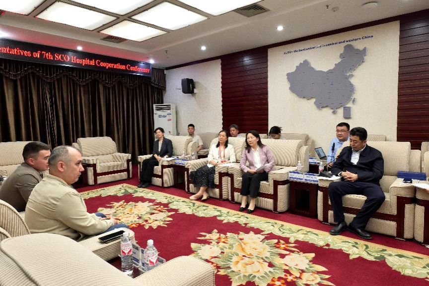 西安交大与上合组织成员国高校代表团共商医学合作，携手助力「一带一路」医学发展