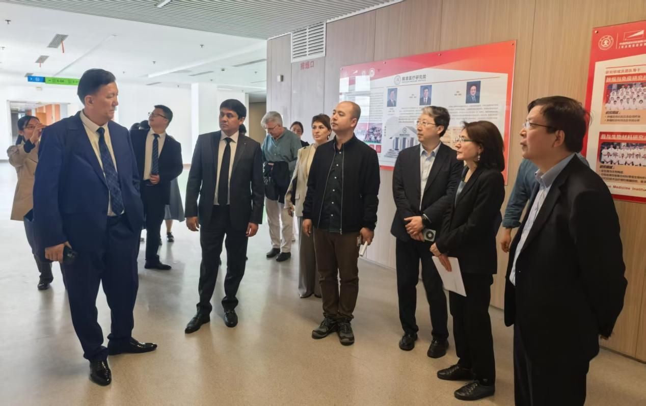 西安交大与上合组织成员国高校代表团共商医学合作，携手助力「一带一路」医学发展