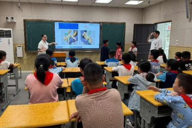 「科普知识进校园，健康学习同培养」系列活动——小儿呼吸内科党支部走进濯水小学