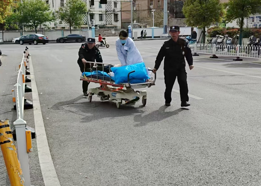 男子心脏呼吸骤停！南医大二附院多学科接力跑赢「死神」