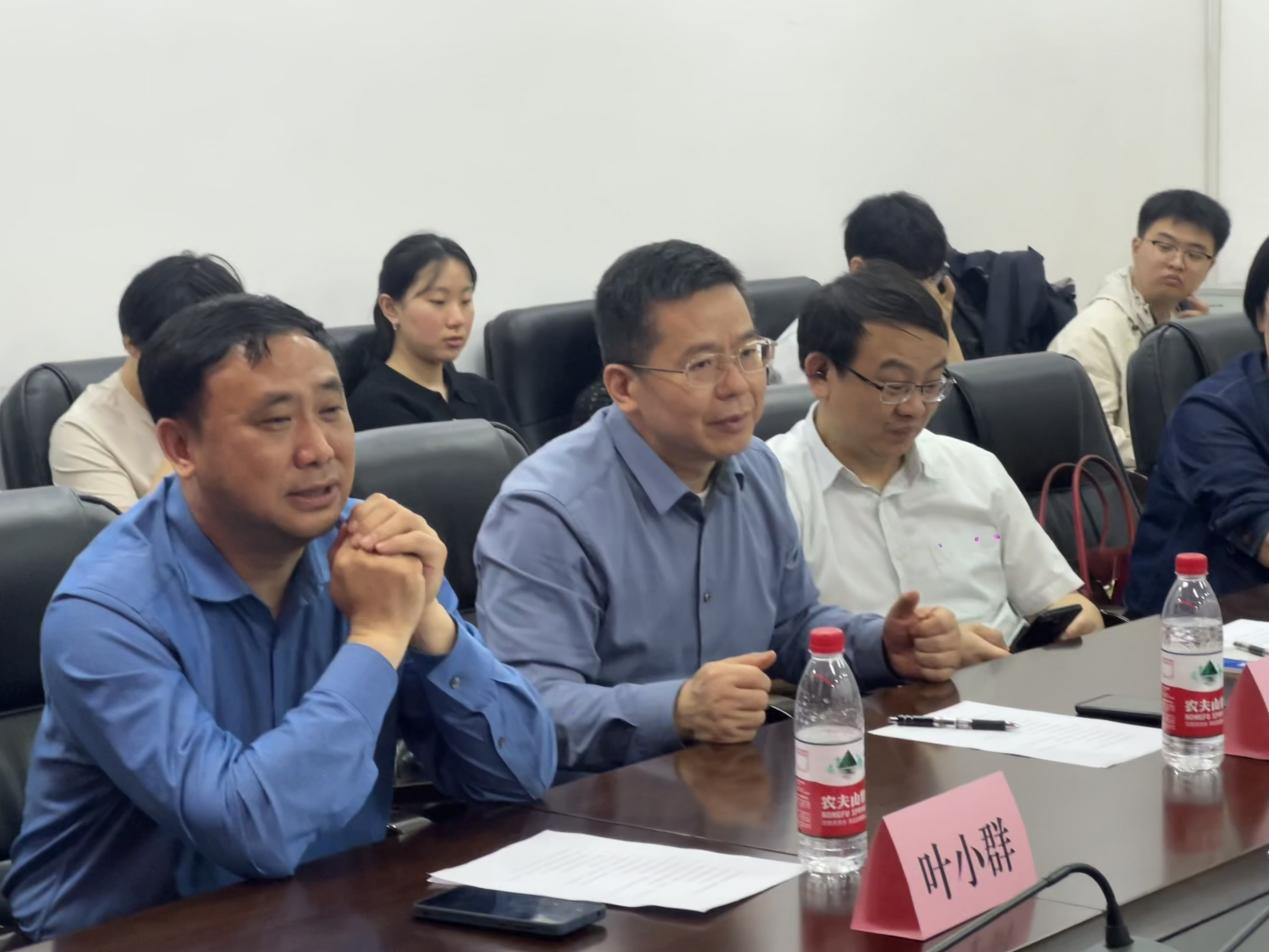 南昌大学第二临床医学院举办 2025 年考研与就业座谈会