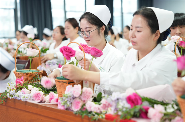 弘扬南丁格尔精神 表扬护理先锋力量 ——安徽省胸科医院举行 5・12 国际护士节纪念大会