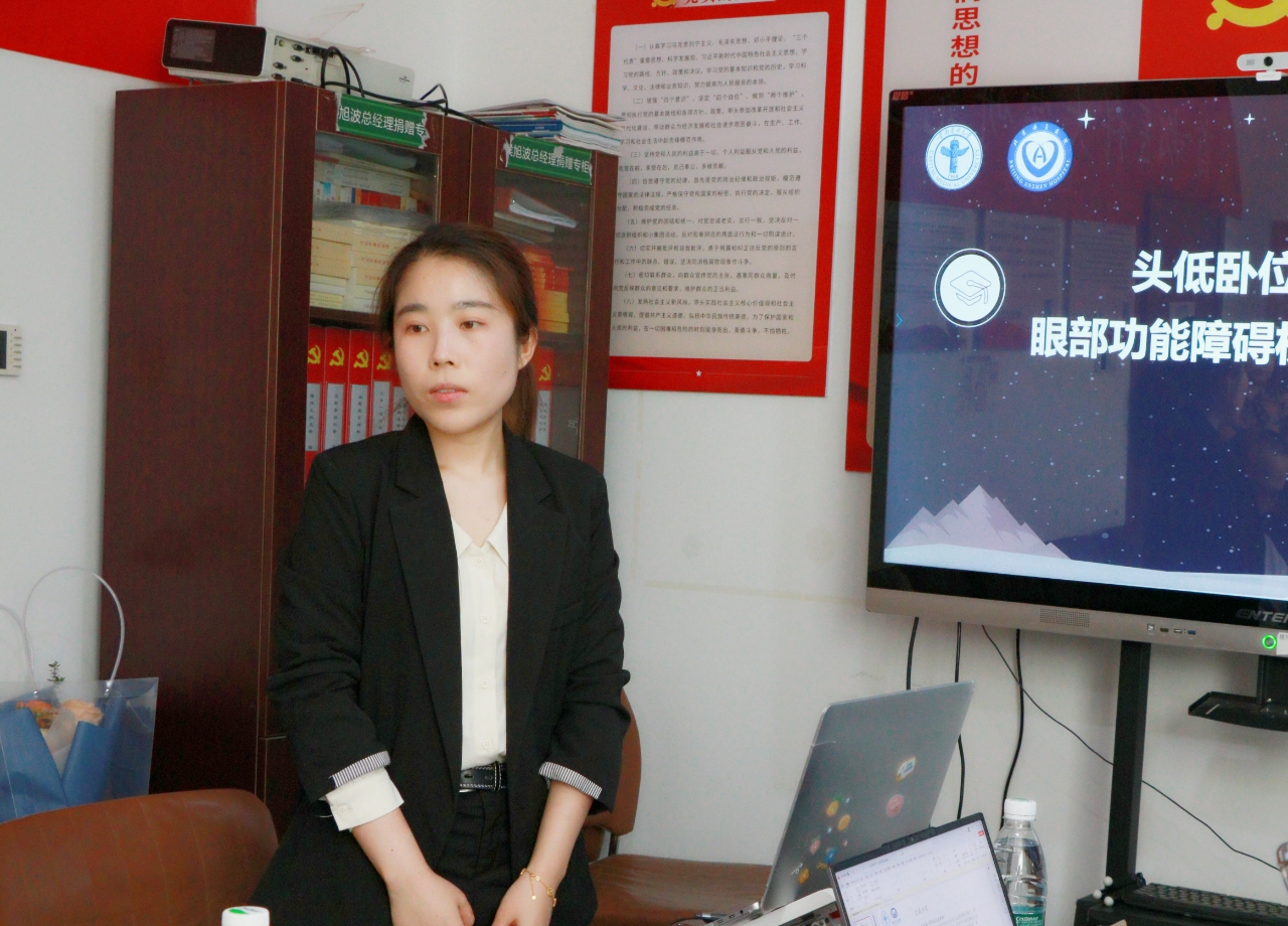 北京华厦民众眼科医院首席专家朱思泉教授指导研究生毕业答辩会圆满成功