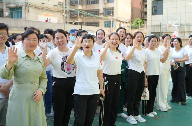 提灯照亮生命路，仁心谱写奉献歌——邵东市人民医院 2025 年「5.12」国际护士节活动圆满举行