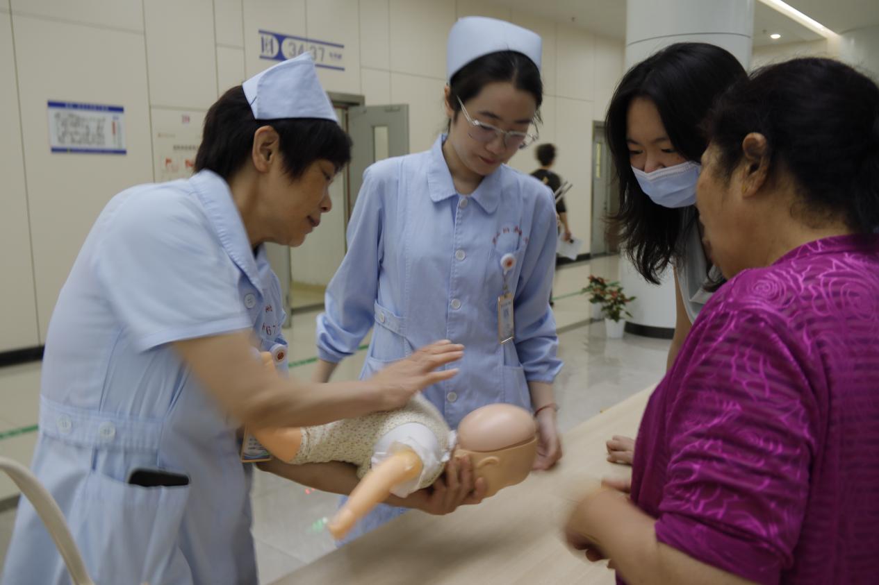 南昌大学二附院开展口腔、耳鼻咽喉主题科普活动