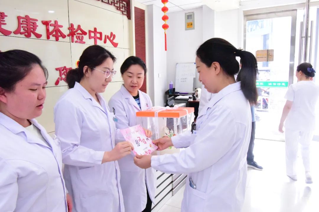 以关怀致敬使命 用荣誉激励担当 | 长治市中医医院隆重举行 2025 年「5.12 国际护士节」表彰大会