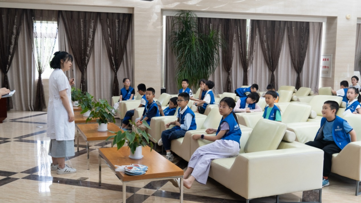 探索超声波奥秘,近 30 组科创营亲子家庭走进海扶刀发源地