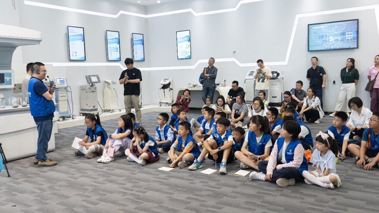 探索超声波奥秘,近 30 组科创营亲子家庭走进海扶刀发源地