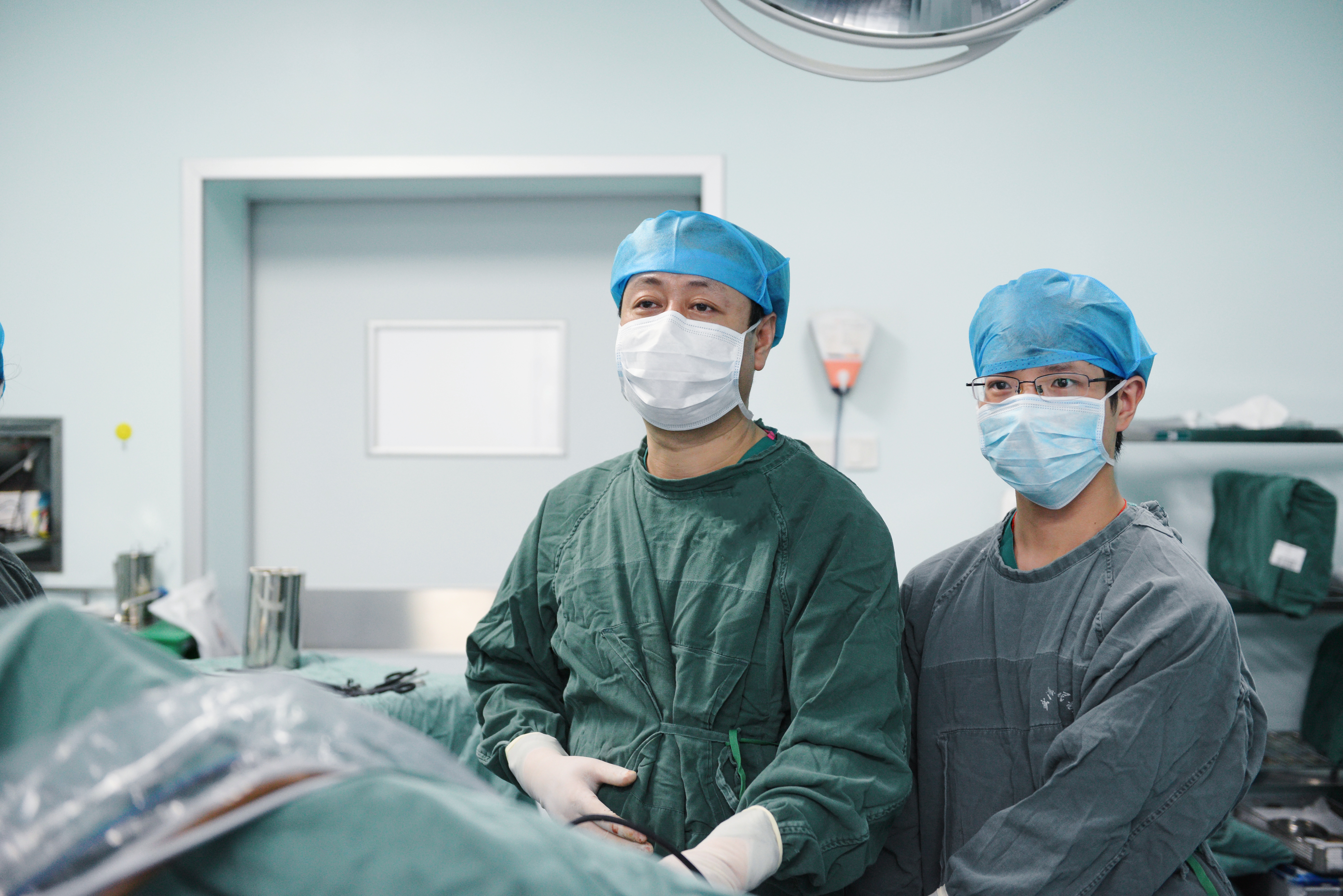 武汉大学人民医院多学科联手成功救治肝门静脉积气患者