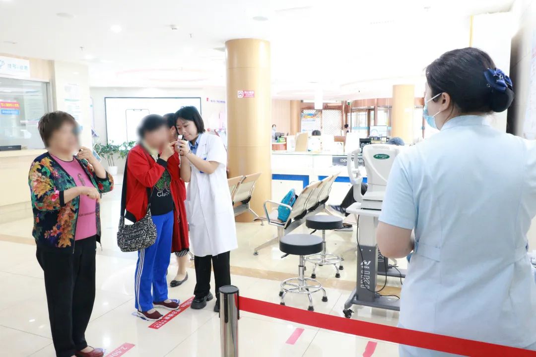 向爱告白，侨见光明——北京华厦民众眼科医院关爱百姓眼健康