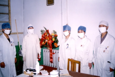 奋斗史•家国情丨 2003 年的春天，我们共同走过
