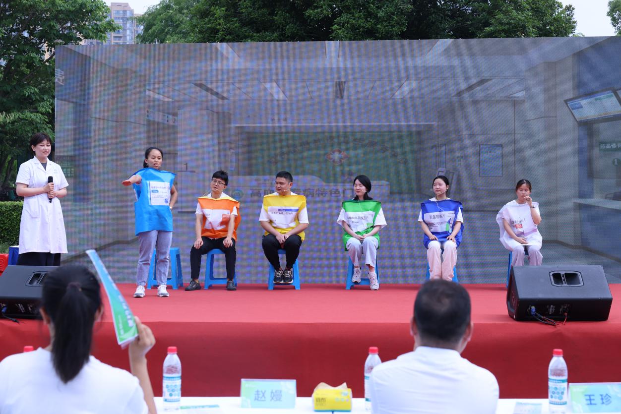 专家领衔+社区护航 | 家庭医生筑牢家庭健康新防线