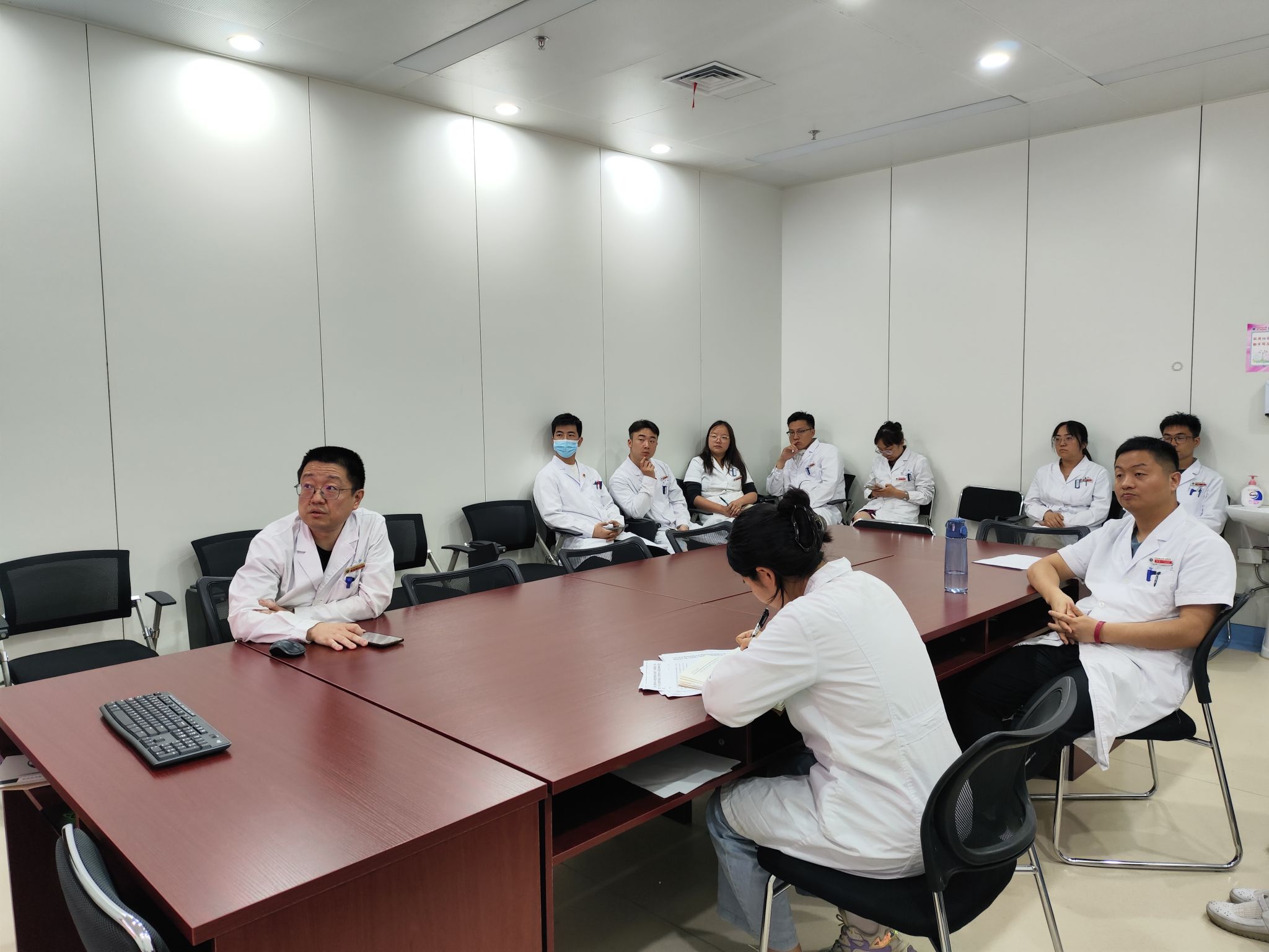 核医学科党支部召开专题组织生活会——深学细悟中央八项规定精神 严守舆情风险防控底线