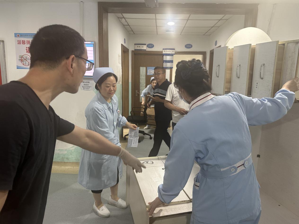 服务不打烊,暖心伴您行——南大二附院东湖院区门诊升级改造有序推进