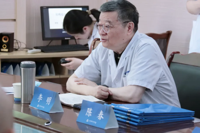 倾听患者心声，李明教授在成都仁品与患者共战耳鸣顽疾