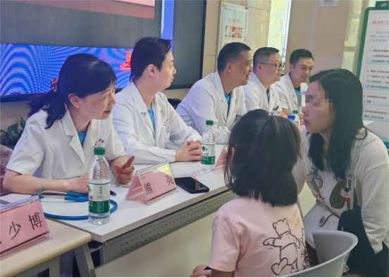 关注儿童足部健康 武汉大学中南医院举办全球爱足日活动