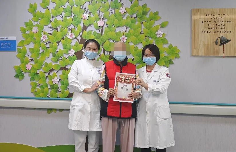 CAR-T 治疗成功逆转老年复发难治弥漫大 B 细胞淋巴瘤