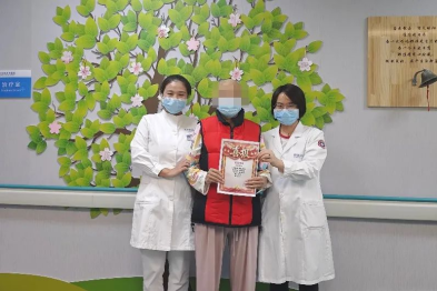 CAR-T 治疗成功逆转老年复发难治弥漫大 B 细胞淋巴瘤