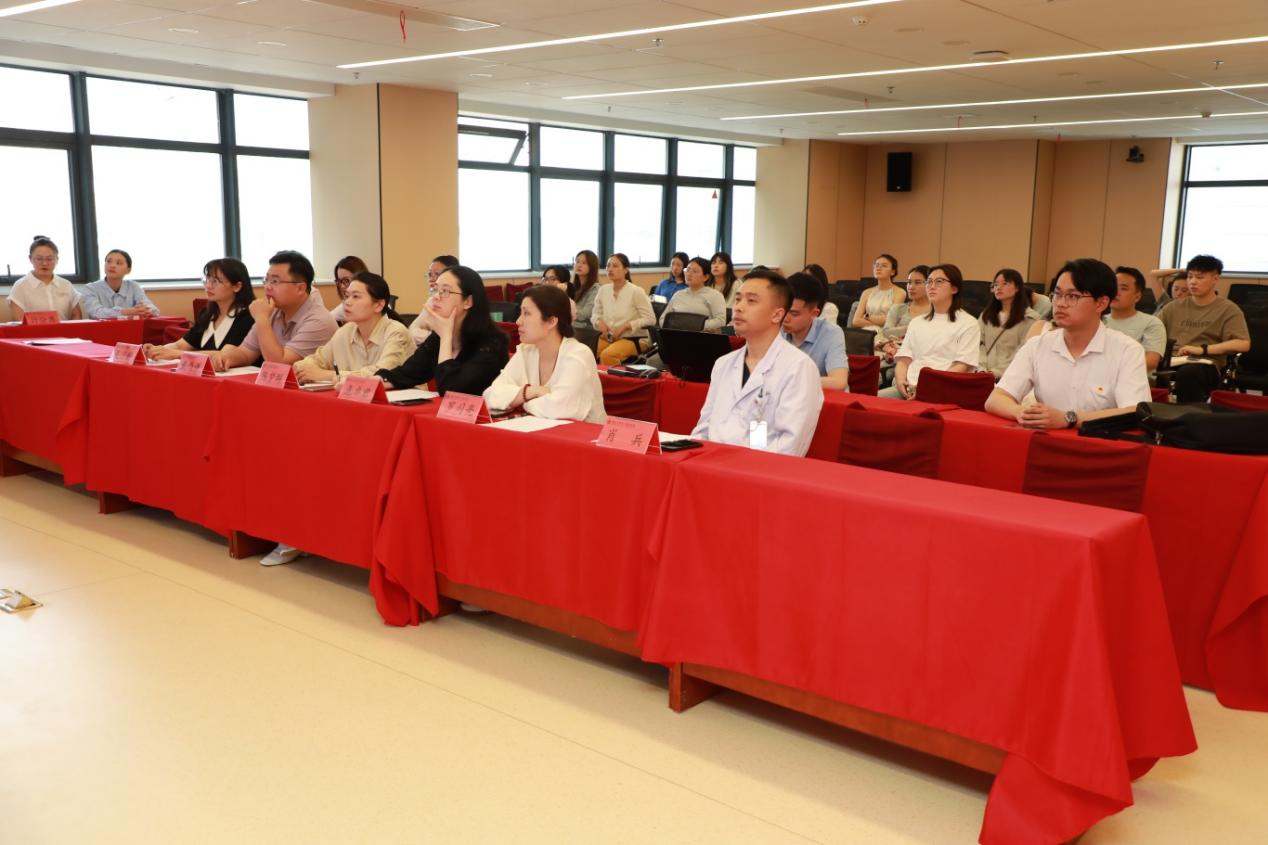 南昌大学二附院举办 2025 年院级青年文明号评选会
